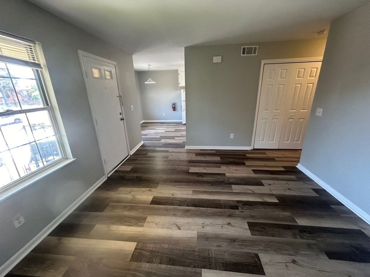 925 Glenn St - Photo 2 of 21