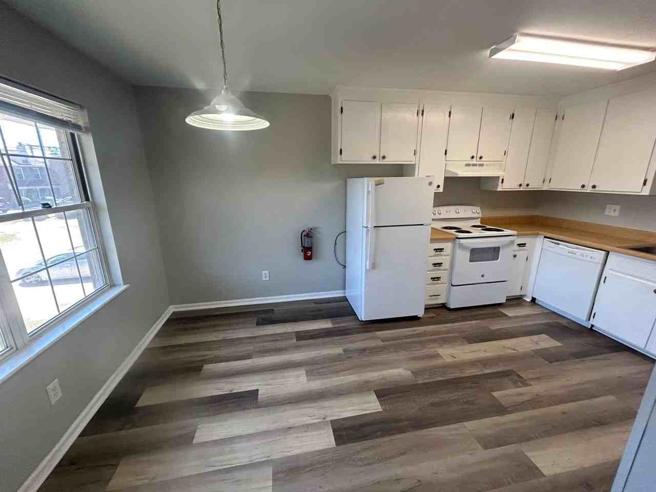 925 Glenn St - Photo 3 of 21