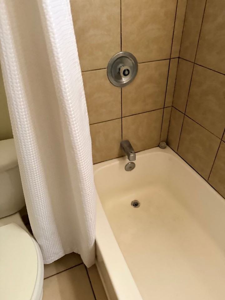 903 W 21st St - Photo 4 of 11