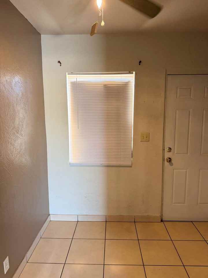 903 W 21st St - Photo 7 of 11