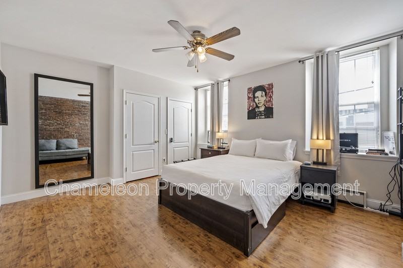 929 N 6th St #2 - Photo 3 of 16