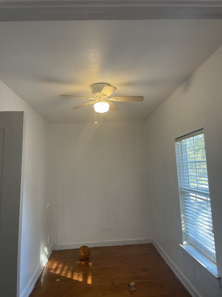 108 N Gordon Dr #A - Photo 2 of 9