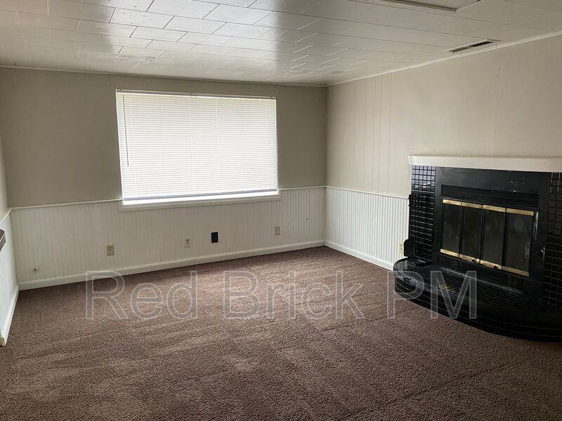 800 E 23rd St - Photo 5 of 16