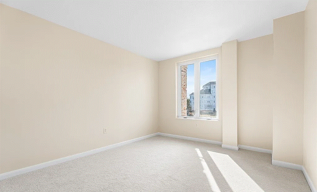 100 Marina Dr - Photo 5 of 9