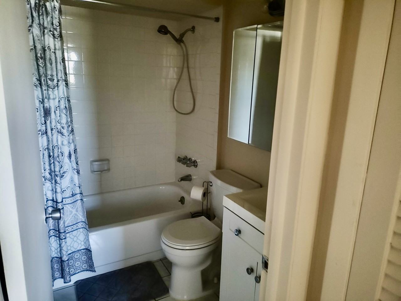 11700 Park Blvd #104 - Photo 5 of 10