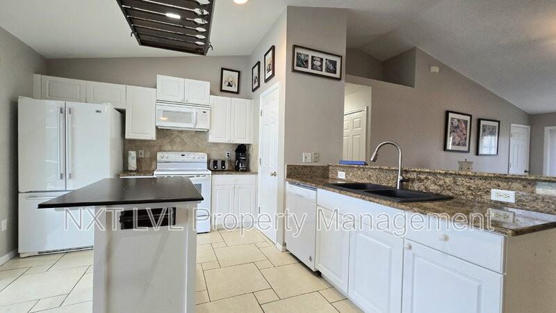 4022 Sw 12th Pl - Photo 7 of 26