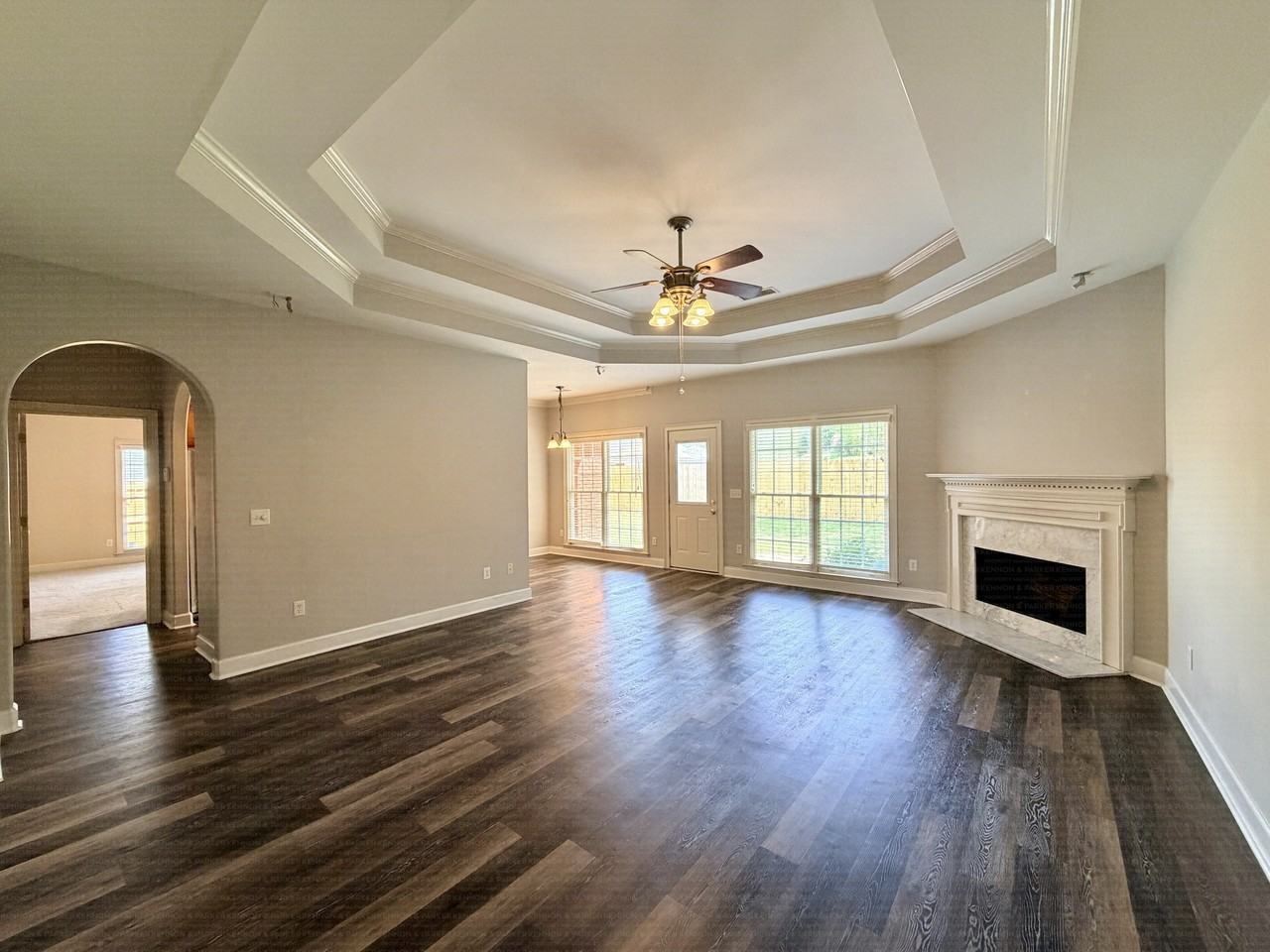 5004 Hunter Ln - Photo 2 of 21