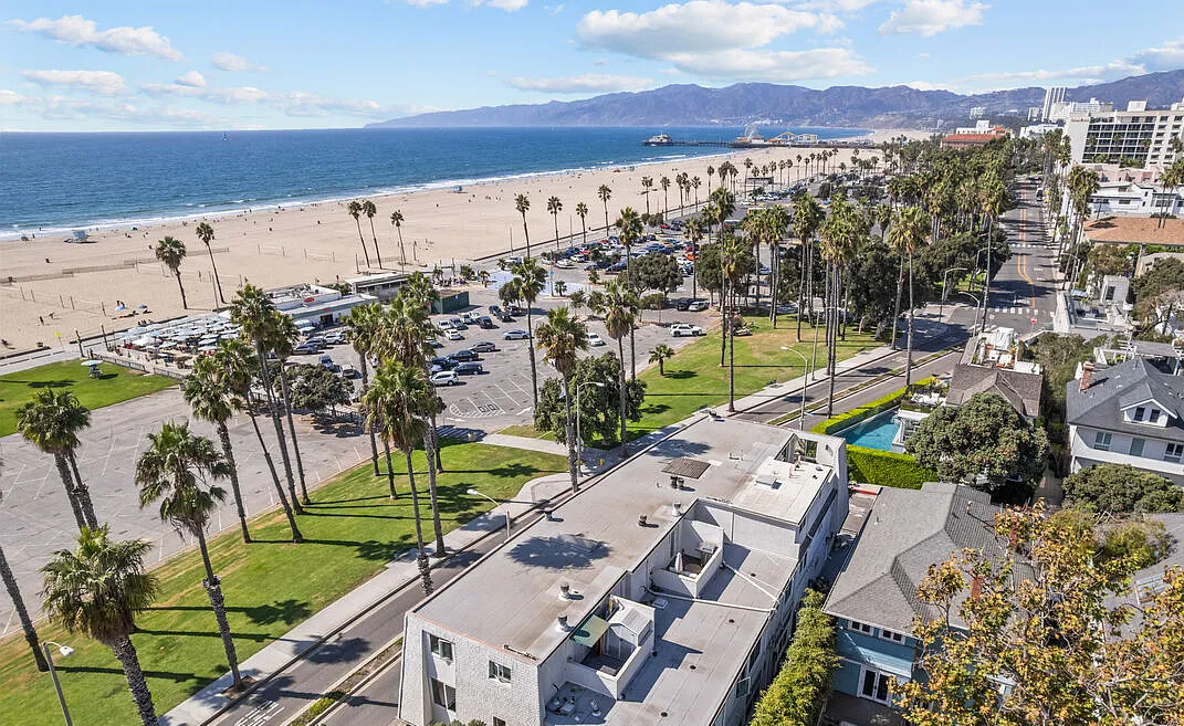 118 Wadsworth Ave #1 - Photo 3 of 20