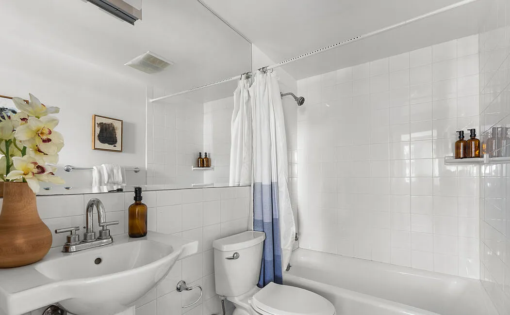 118 Wadsworth Ave #1 - Photo 5 of 20