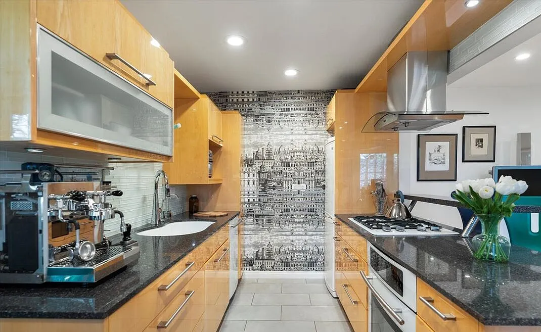 848 Pacific St #2 - Photo 3 of 17