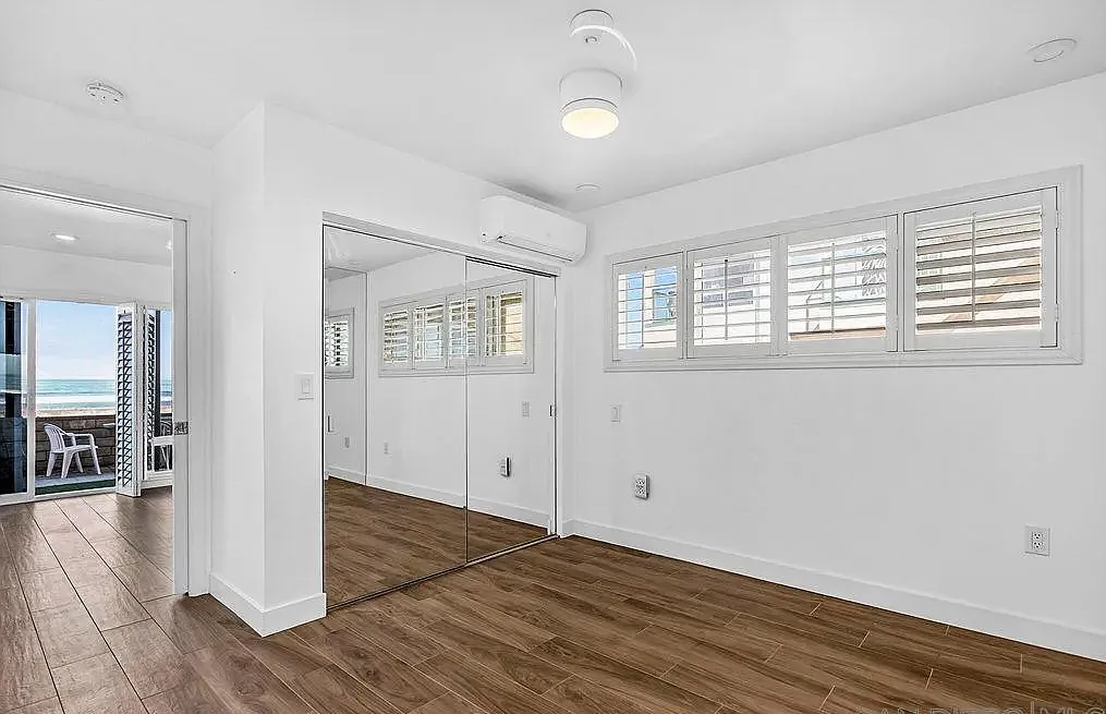 3645 Ocean Front Walk - Photo 2 of 10