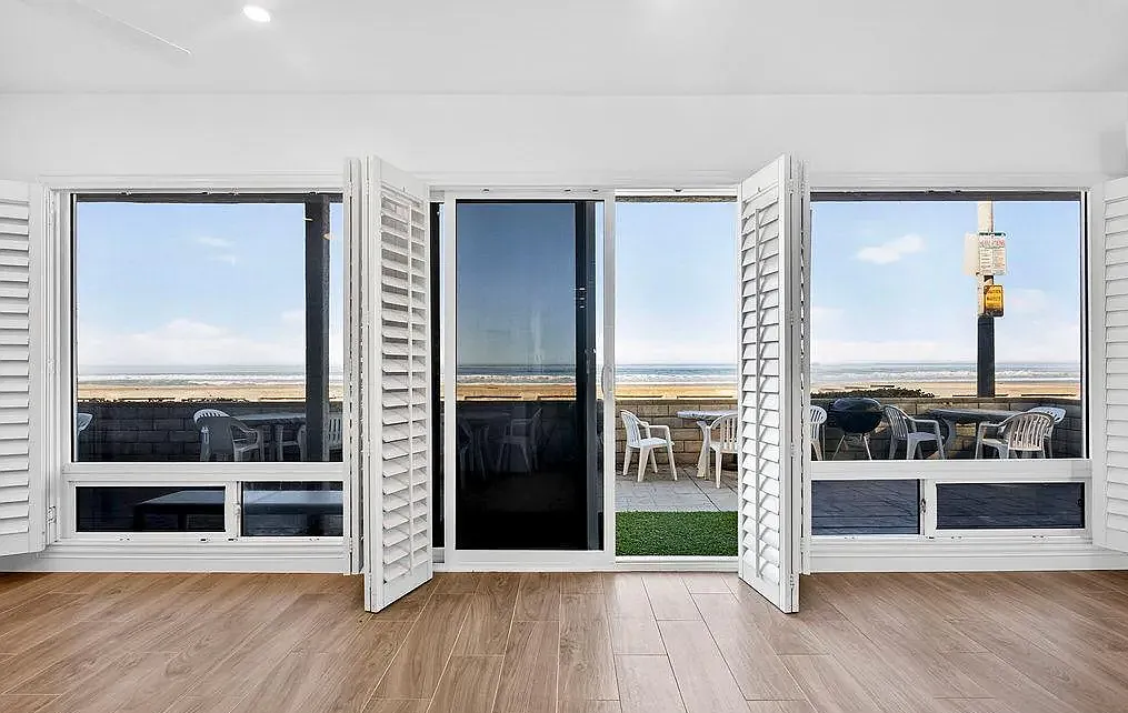 3645 Ocean Front Walk - Photo 3 of 10