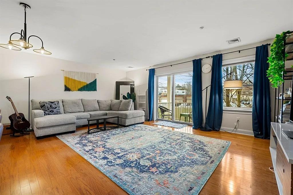 11 Cheriton Rd #102 - Photo 4 of 17