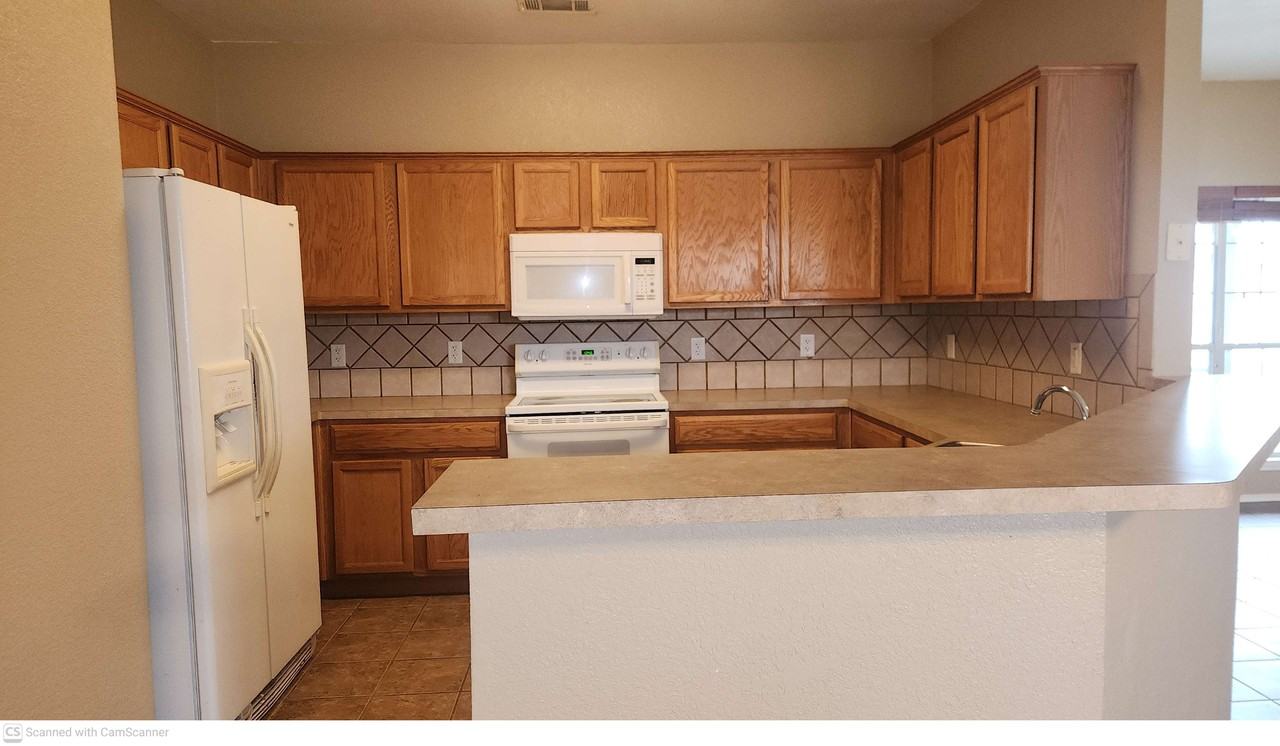 2302 Jake Dr - Photo 3 of 12