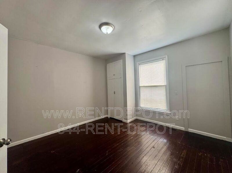 1312 Olive St - Photo 3 of 10