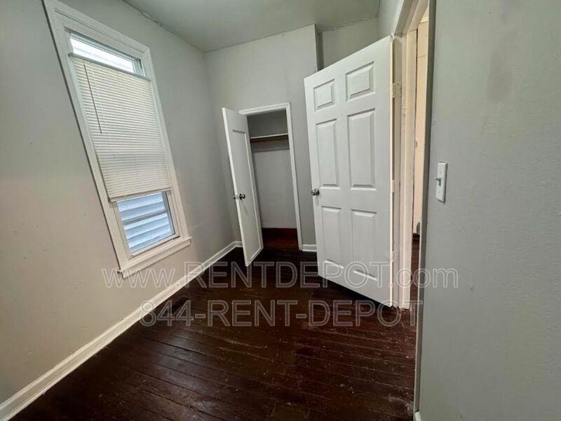 1312 Olive St - Photo 4 of 10