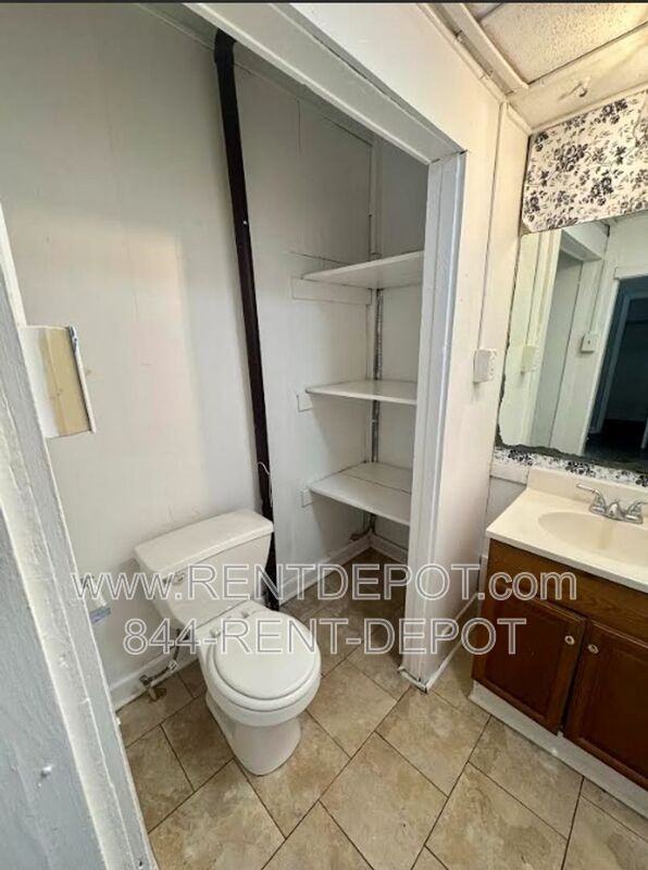 1312 Olive St - Photo 5 of 10