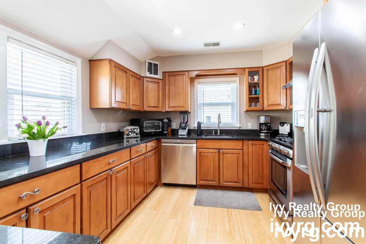 48 Magoun Ave #2 - Photo 5 of 20