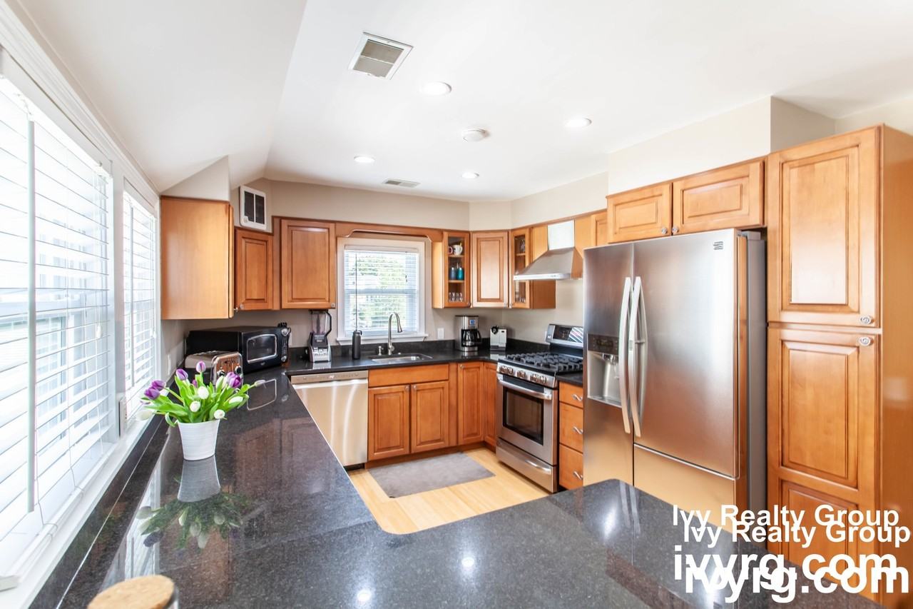 48 Magoun Ave #2 - Photo 7 of 20