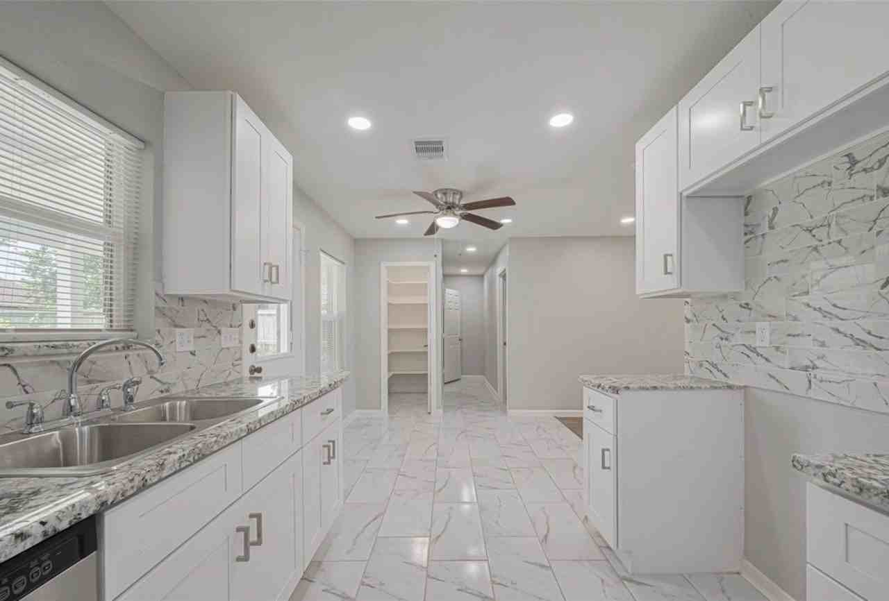 12210 Palmbeach St #NA - Photo 7 of 19