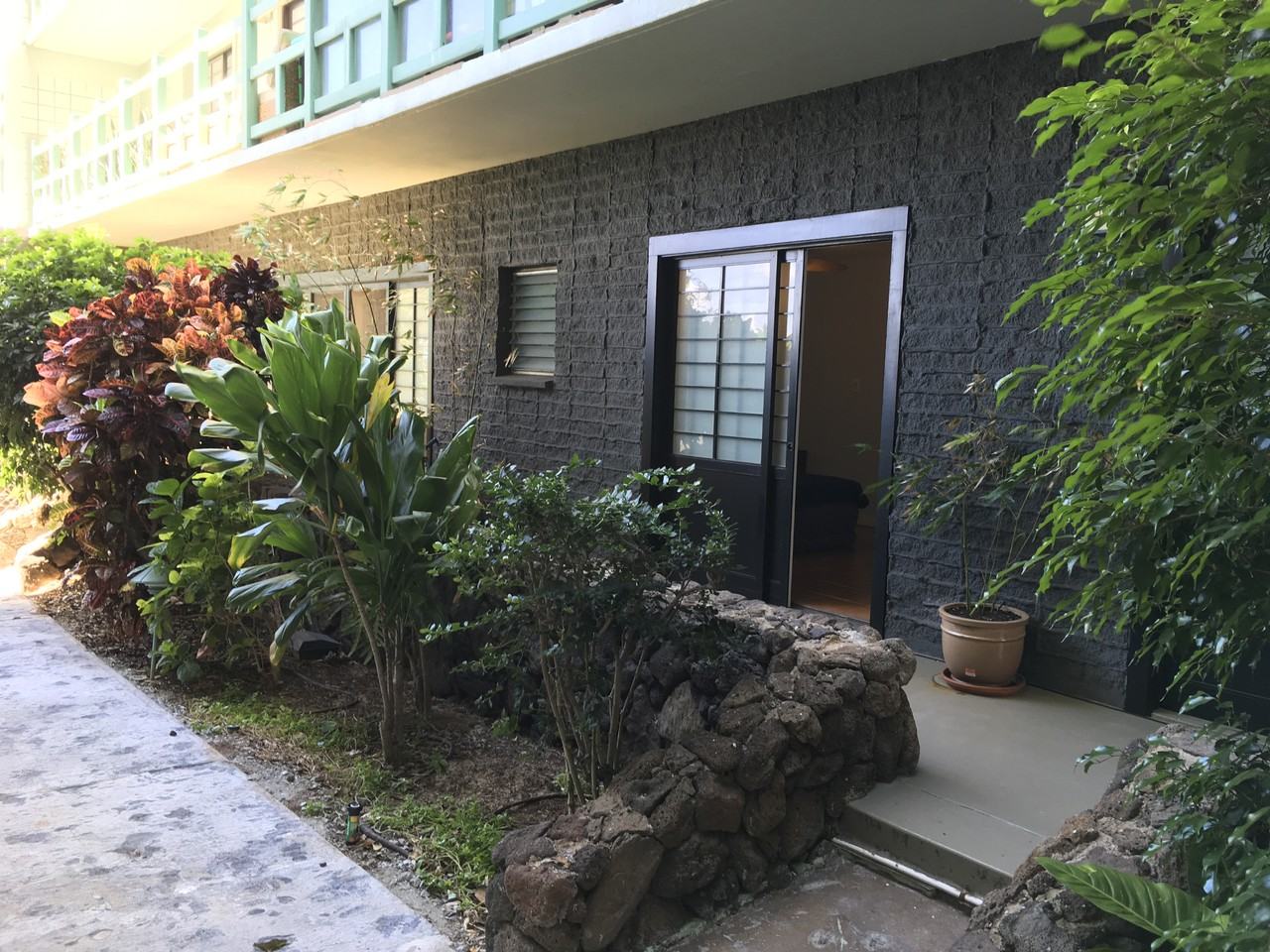 2957 Kalakaua Ave #102 - Photo 3 of 17