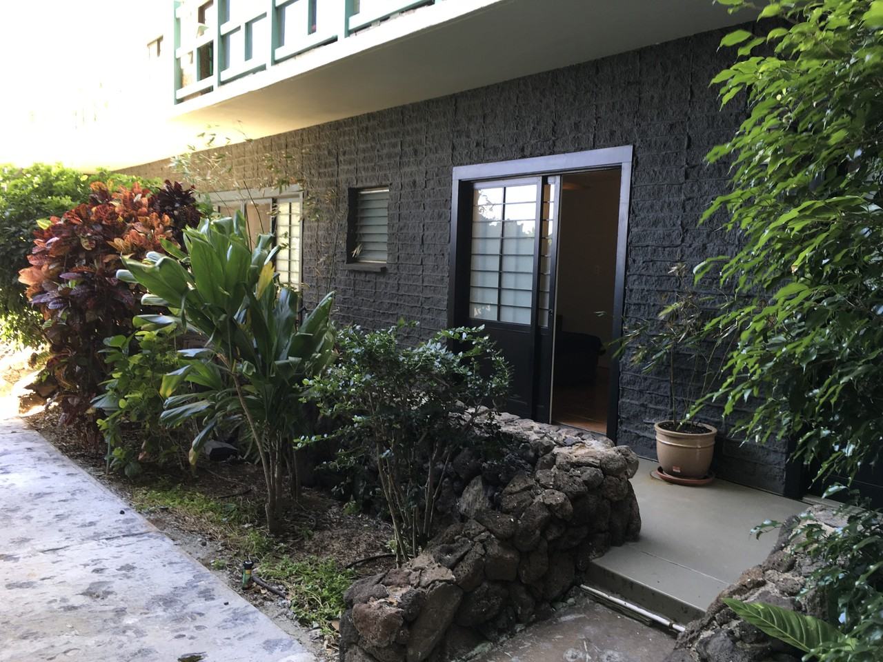 2957 Kalakaua Ave #102 - Photo 5 of 17