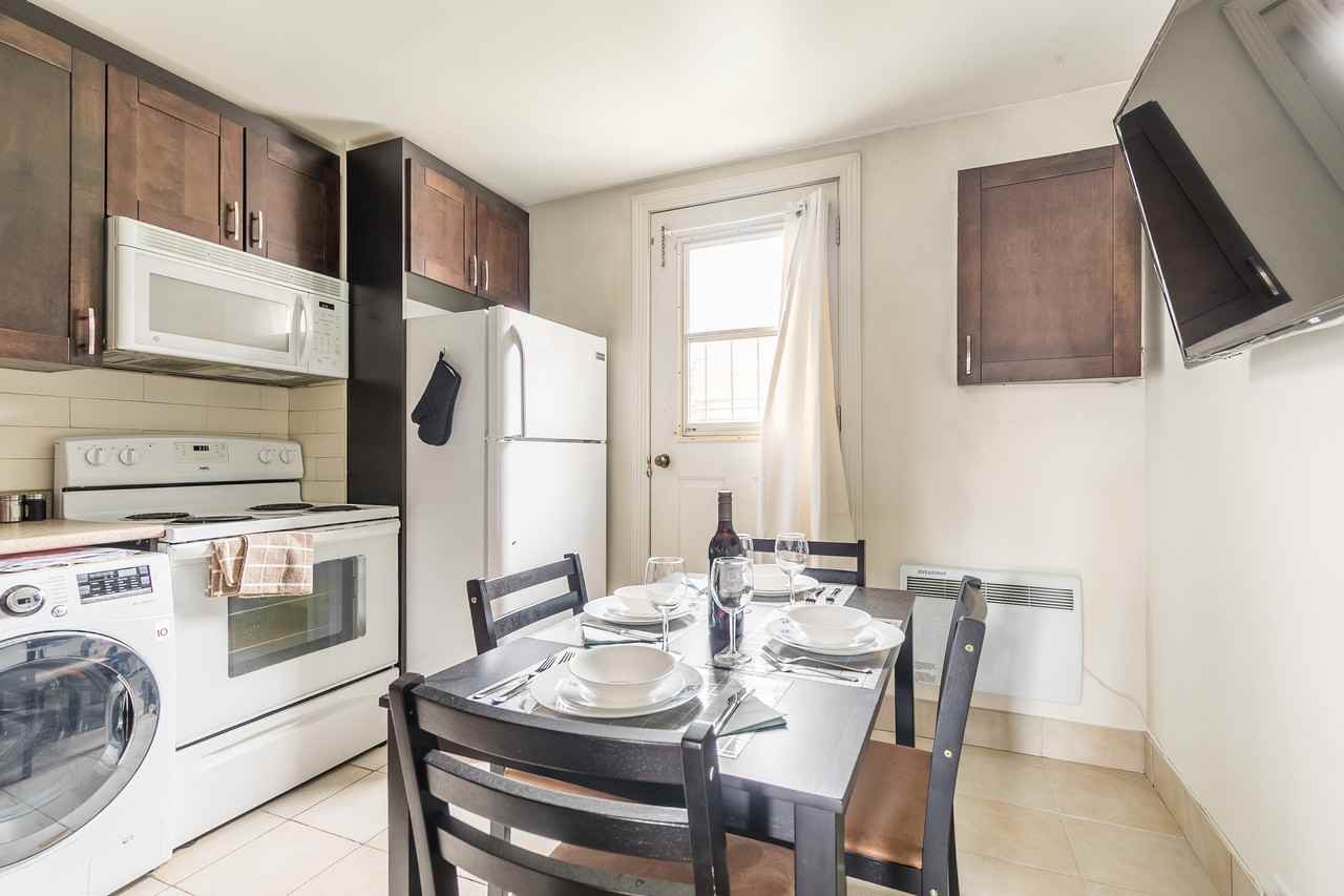 57 Duluth Ave W - Photo 3 of 22