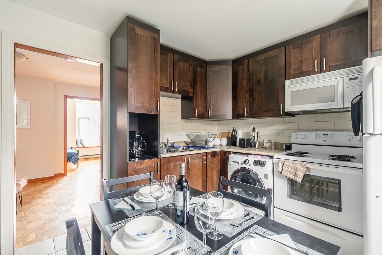 57 Duluth Ave W - Photo 4 of 22