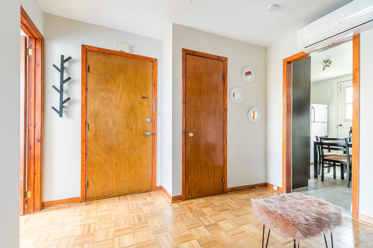 57 Duluth Ave W - Photo 5 of 22