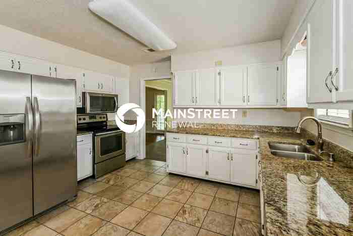 2239 Easton Dr - Photo 6 of 16