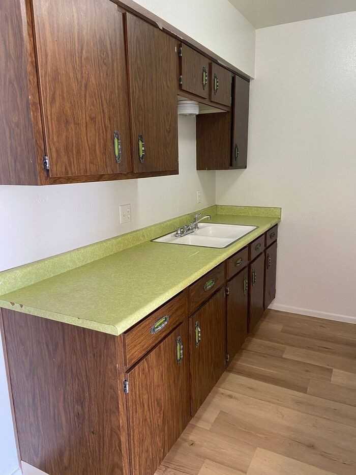 239 W Limberlost Dr - Photo 5 of 10