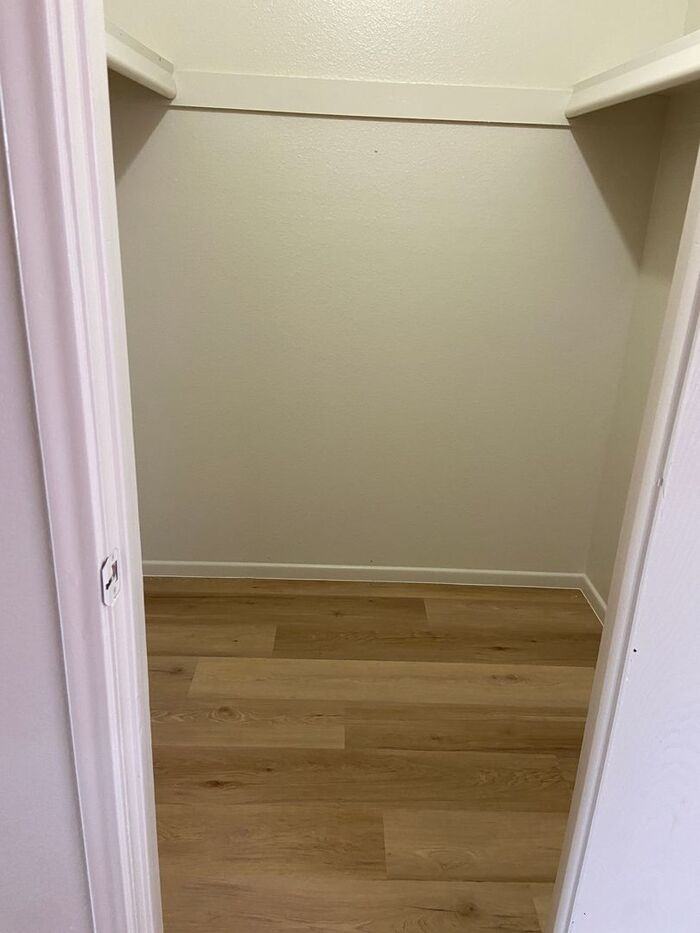 239 W Limberlost Dr - Photo 7 of 10