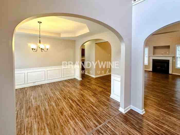 527 Greyhawk Way - Photo 6 of 30