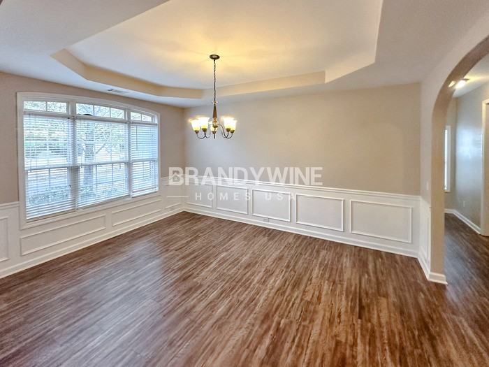 527 Greyhawk Way - Photo 7 of 30