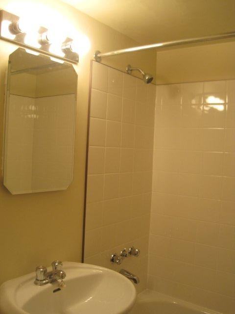 635 Watt - Photo 2 of 4