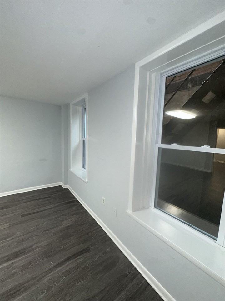 814 Washington St #1 - Photo 7 of 22