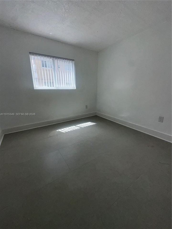 500 Nw 24th Ave #27 - Photo 5 of 10