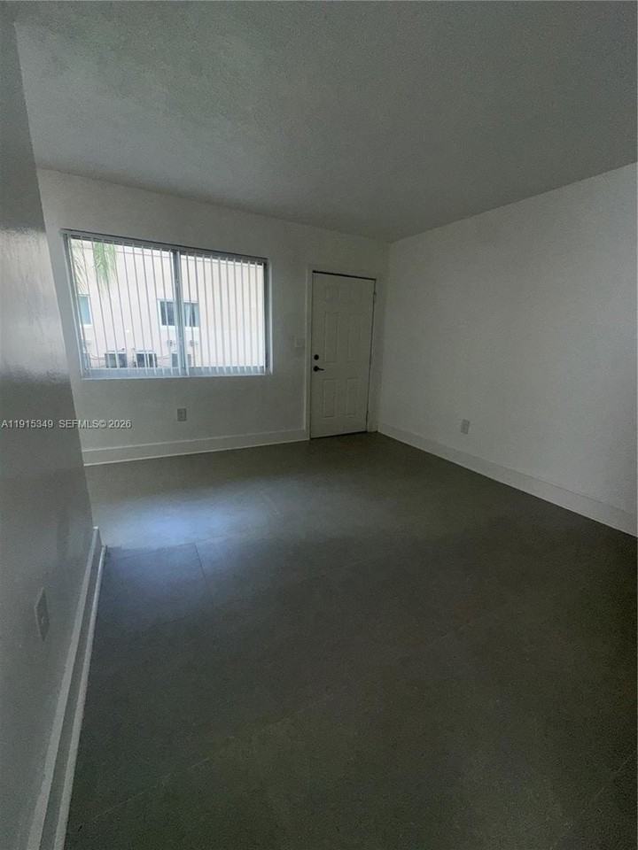 500 Nw 24th Ave #27 - Photo 6 of 10