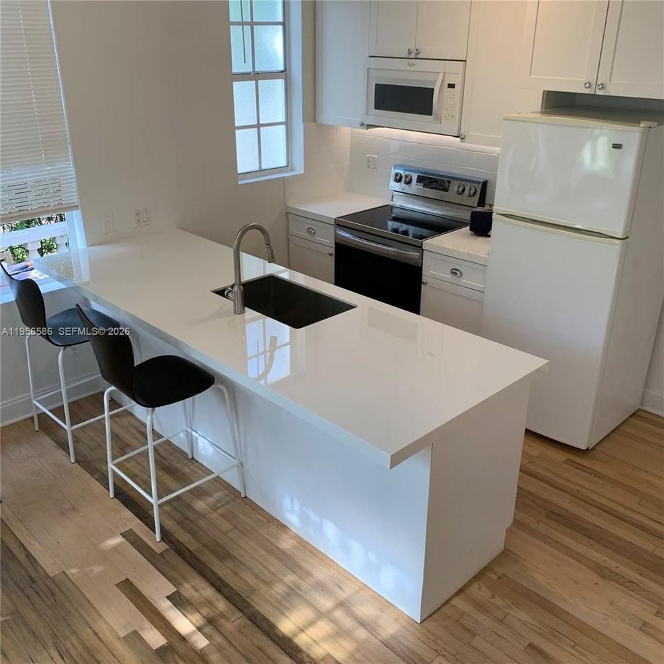 4349 Sheridan Ave #1 - Photo 3 of 22