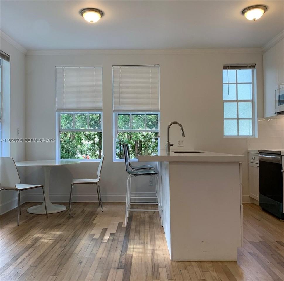 4349 Sheridan Ave #1 - Photo 4 of 22