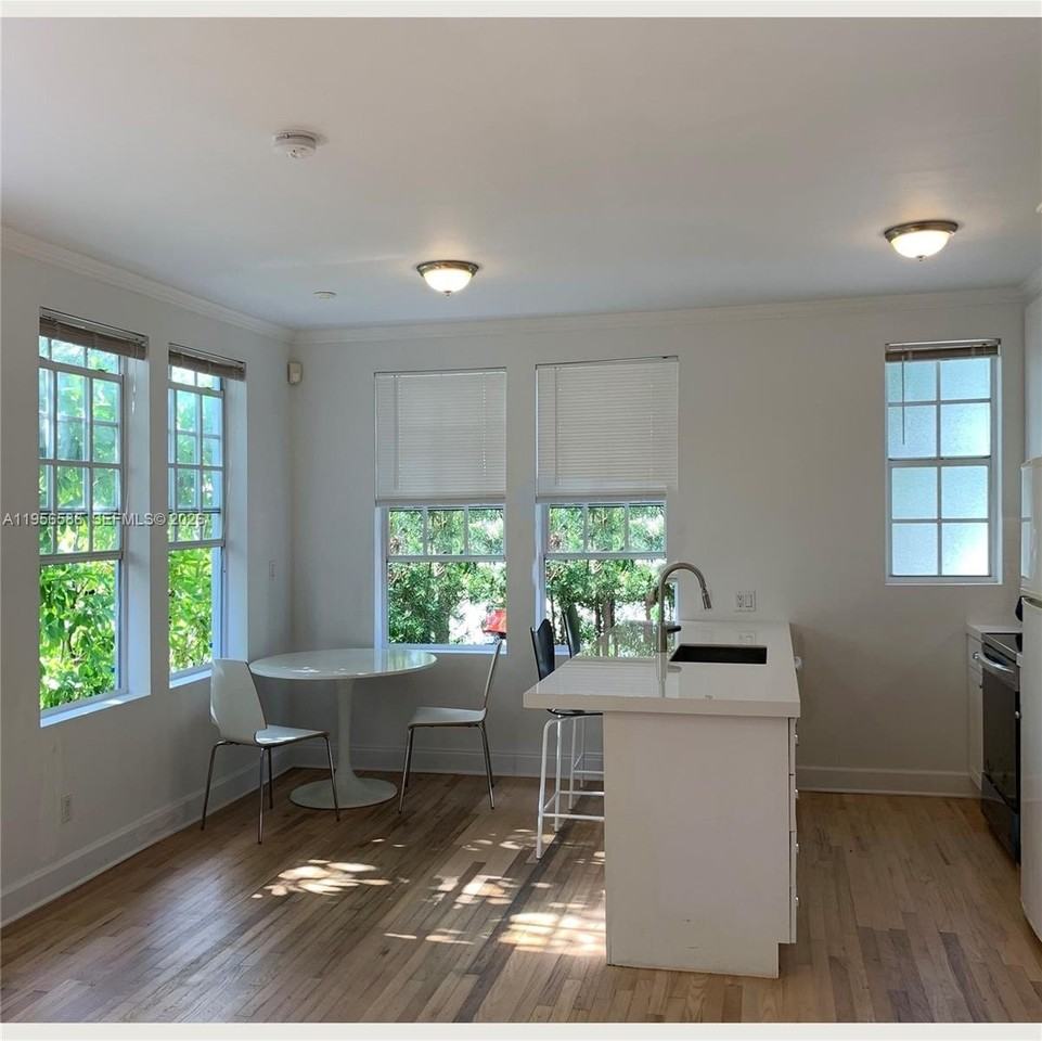 4349 Sheridan Ave #1 - Photo 5 of 22