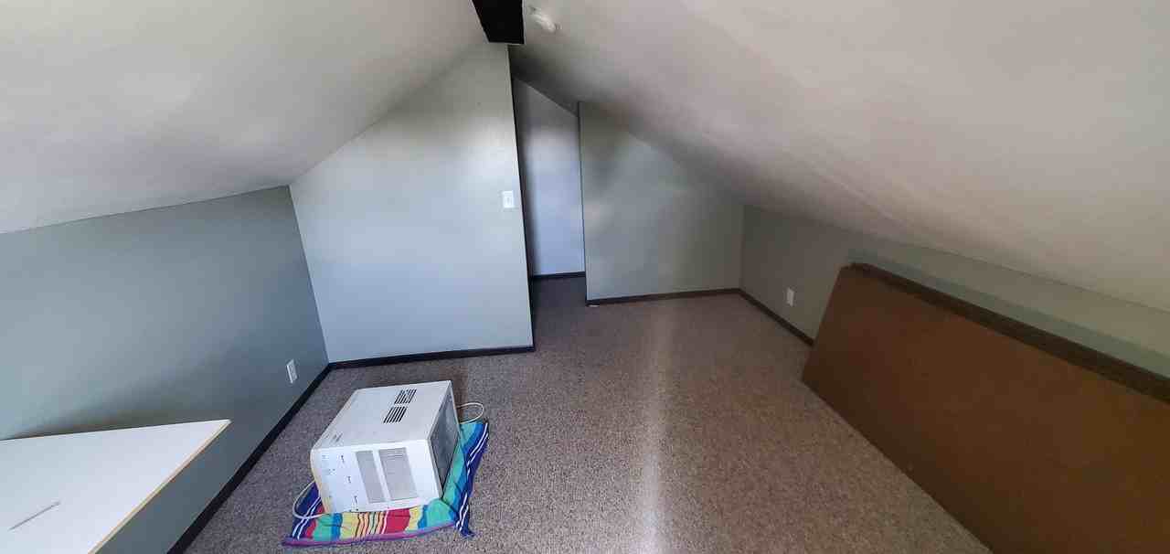 106 Mechanic Street - Photo 4 of 9