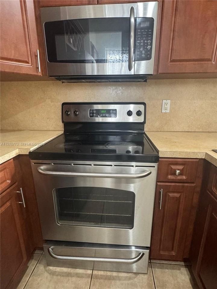 14915 Sw 104th St #20-24 - Photo 5 of 34