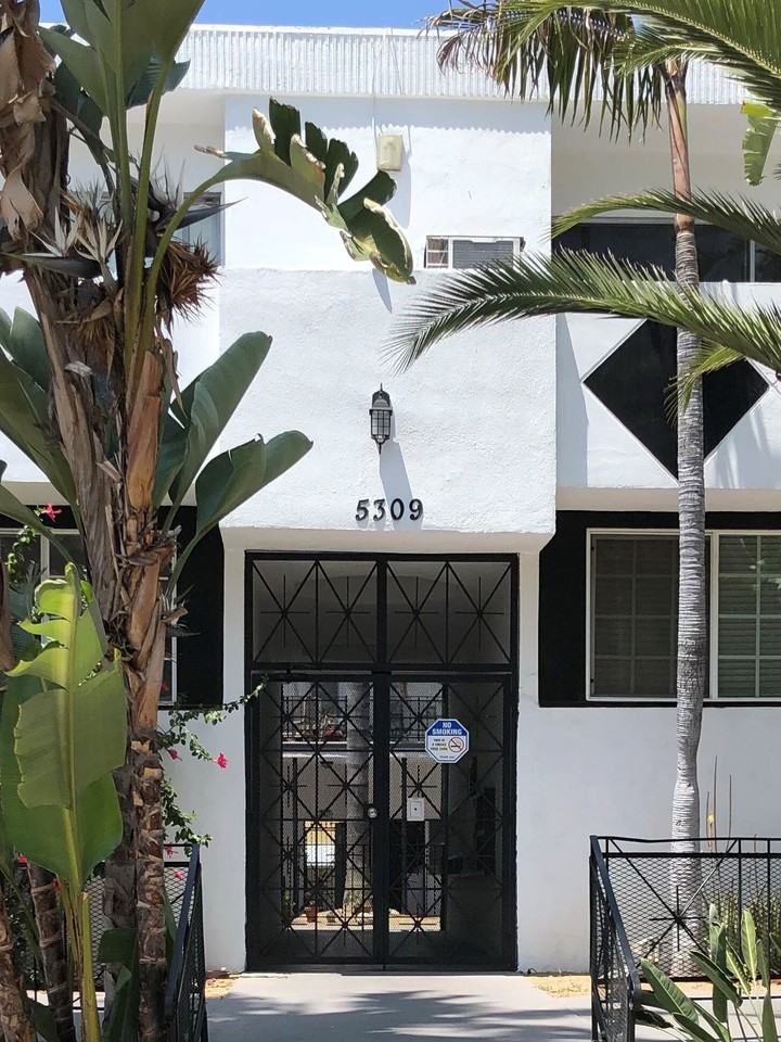 BDA Oasis Apartments - Photo 3 of 21