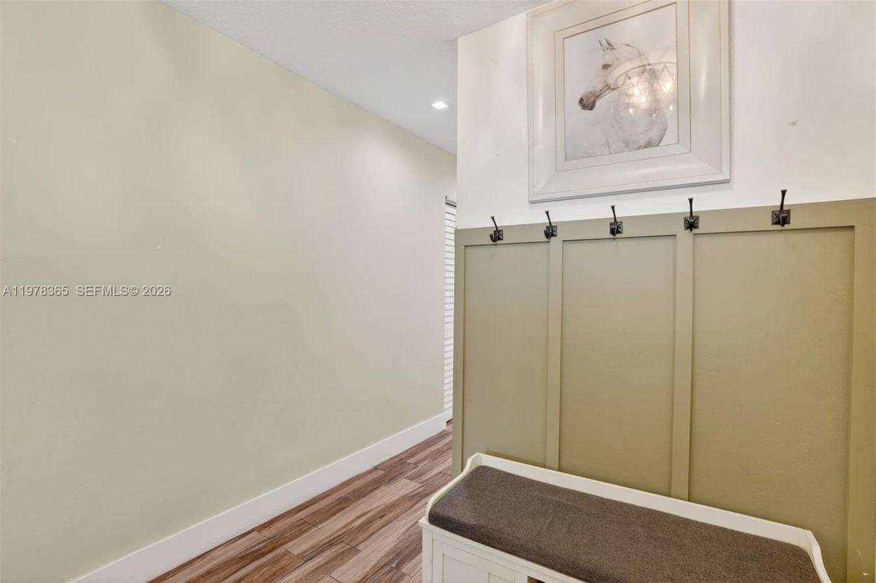 7016 Sw 103rd Pl - Photo 4 of 21