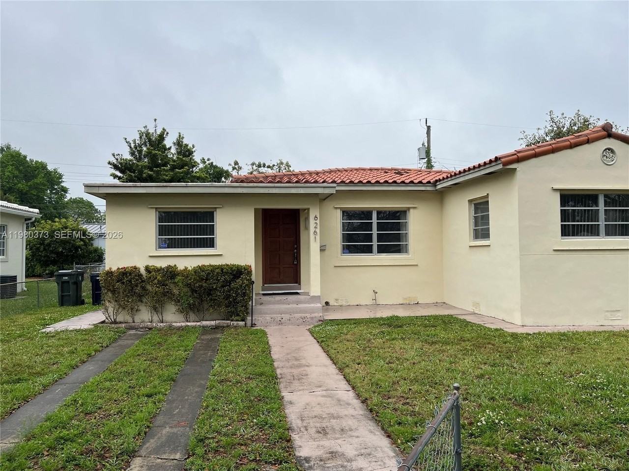 6261 Nw 40th St - Photo 2 of 28