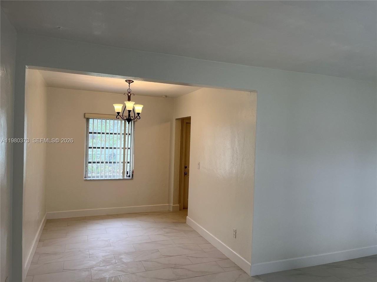 6261 Nw 40th St - Photo 6 of 28
