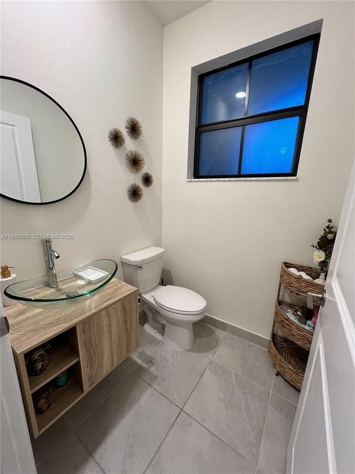 3328 W 114th Ter - Photo 5 of 24