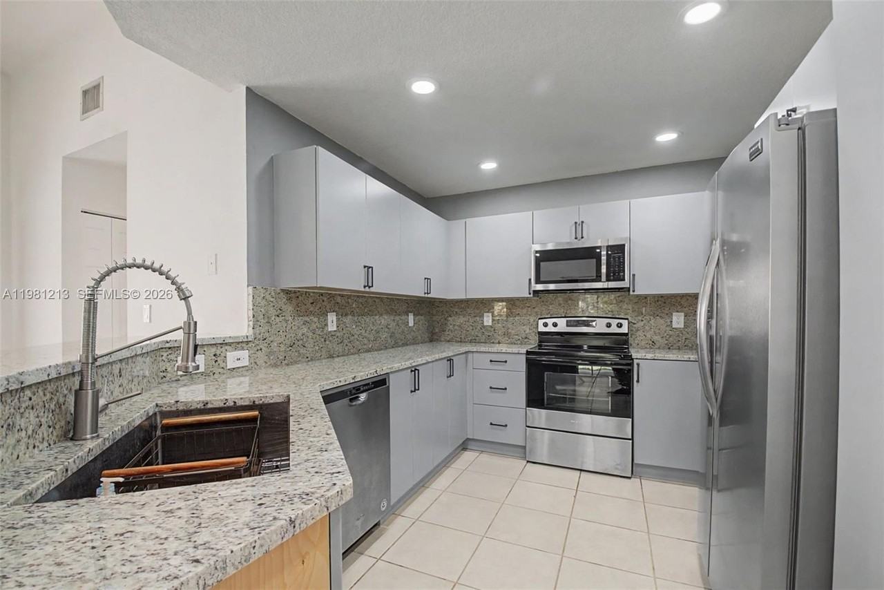 19920 Cutler Ct - Photo 5 of 21