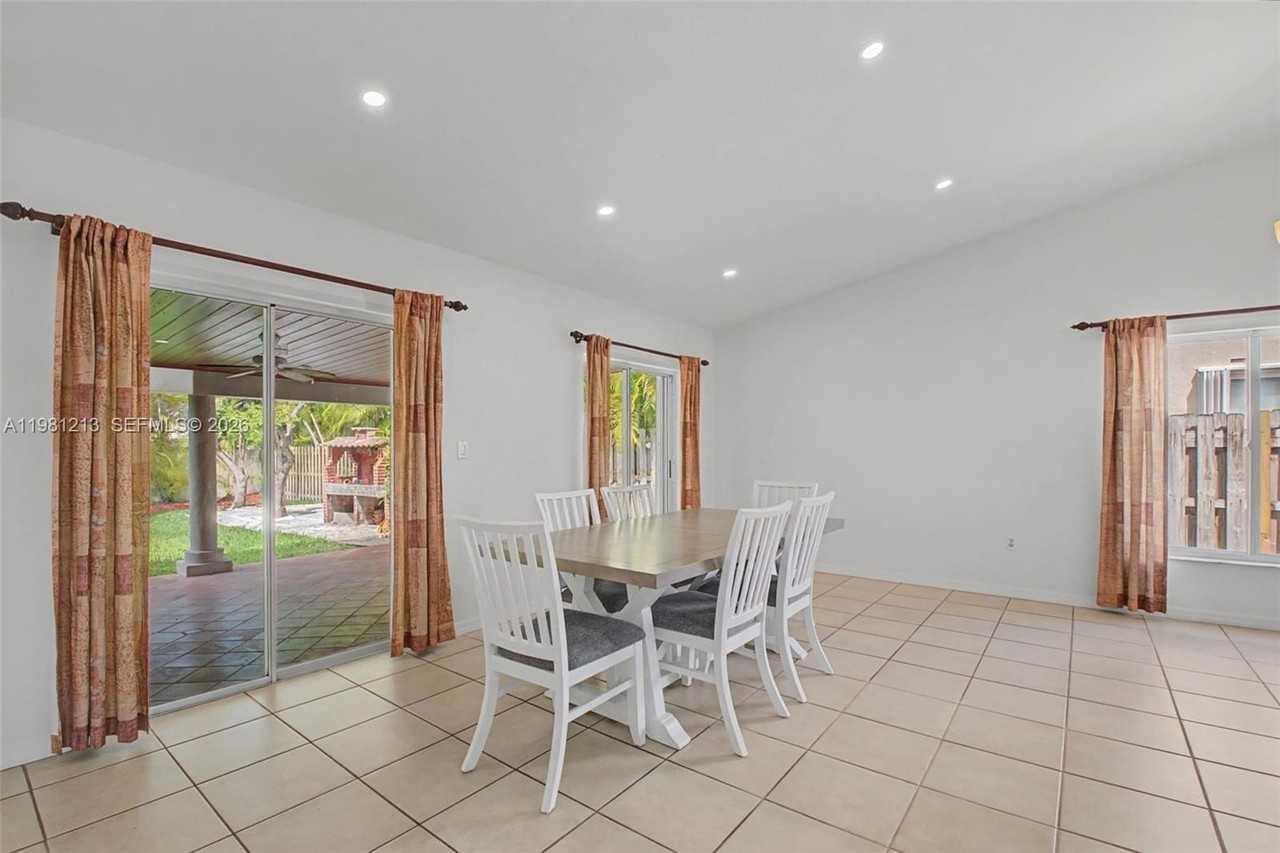 19920 Cutler Ct - Photo 7 of 21